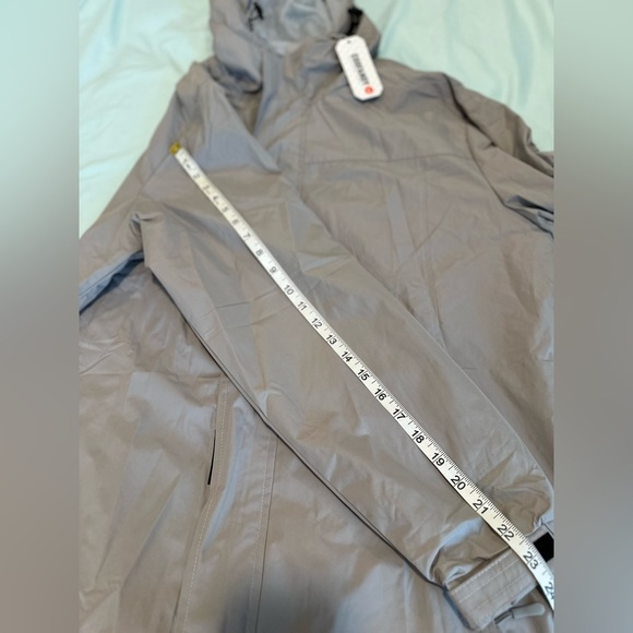 NWT Men’s Sz:L Grey Coofandy Rain Coat. Hooded. Fill Zip. Pockets. Mesh Interior - Picture 5 of 16